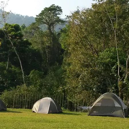 Hilamito Lodge Tela Exterior foto
