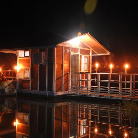 Hilamito Lodge Tela Exterior foto